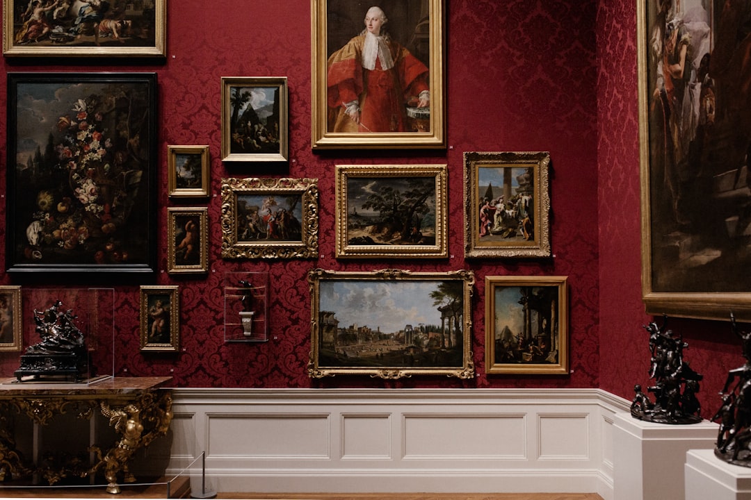 A Arte na Decoração: Escolhendo Quadros e Esculturas A Arte na Decoração: Escolhendo Quadros e Esculturas