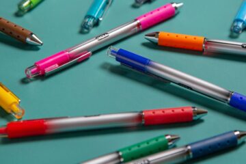 Checklist do Escritório 360°: Do Caderno Fichário à Luminária LED – Os Suprimentos Essenciais que Seu Escritório Precisa