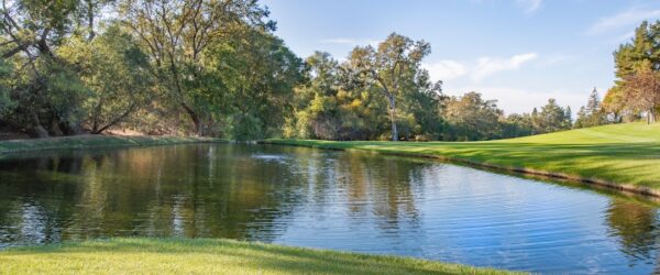 O Corte Perfeito: Como Calcular a Abertura (Nicho) para Luminárias de Embutir (Spots e Painéis)
