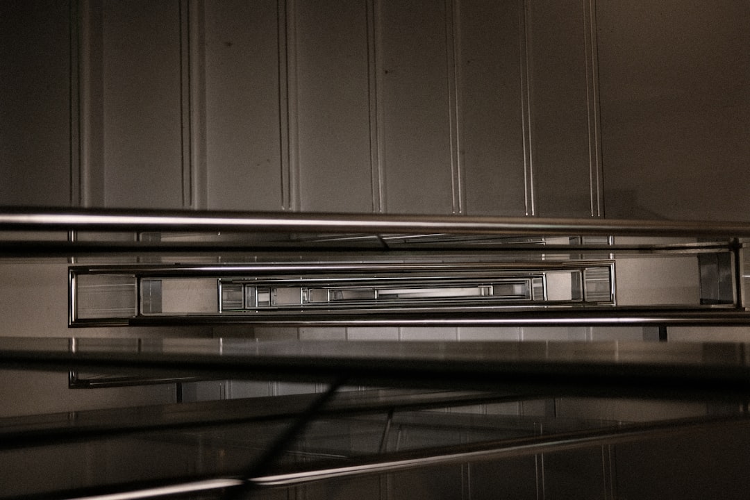 Temperatura de Cor e Luminosidade: Como as Plafons LED de Embutir e Sobrepor Afetam Seu Bem-Estar